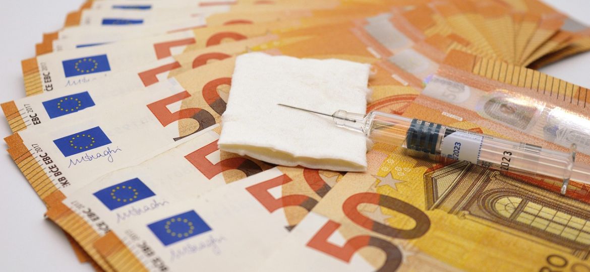 vaccination-7729882_1280