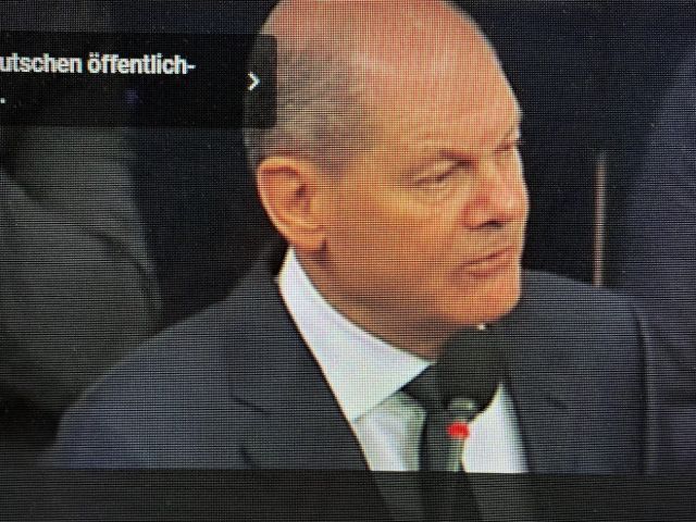 Bundeskanzler Scholz im Bundestag am 25. Jan 2023 - Repro Thomas Kießling