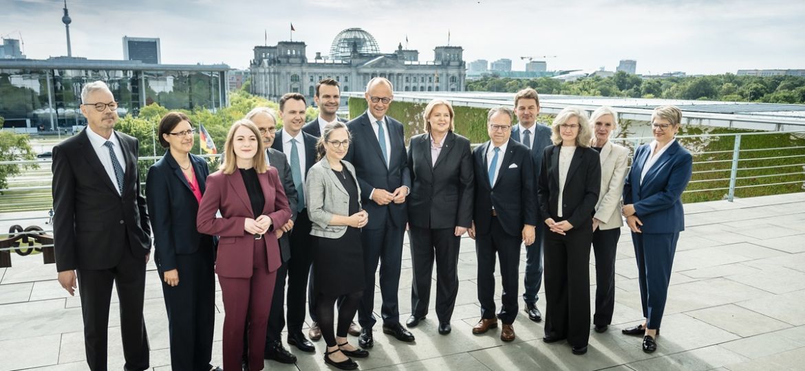Bundeskanzler Friedrich Merz bei der Übergabe des Berichts der Alterssicherungskommission 2026