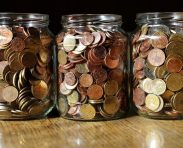 Glas mit Geld