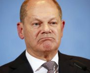 Scholz-zerknirscht