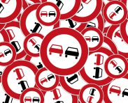 Stoppschild Schwarz-Rot